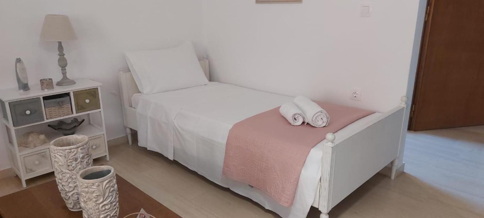 Queen Aspri Apartment 3' Min To The Beach! Αντίκυρα Εξωτερικό φωτογραφία
